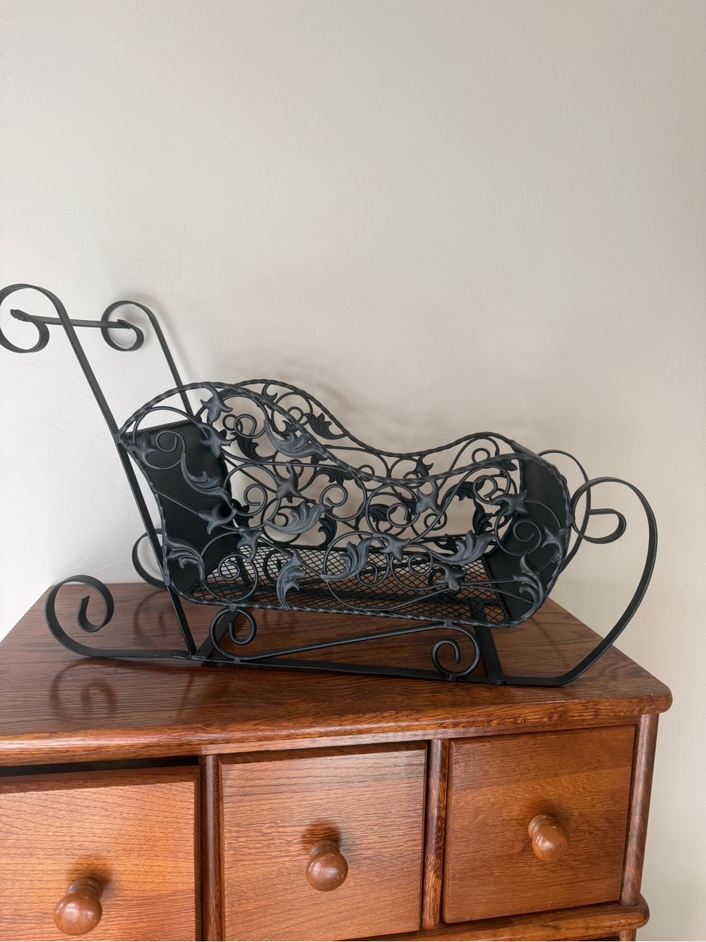 Large Black Metal Decorative Sleigh – Rustic Farmhouse Holiday Décor